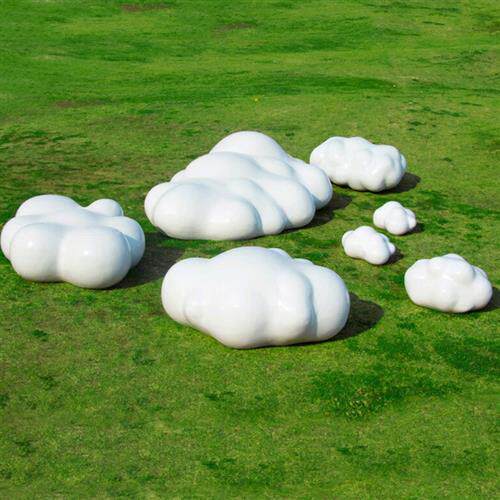 网红打卡云朵雕塑营销中心商业广场公园草坪造景摆件抽象人物美陈