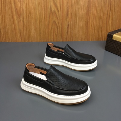 2025夏季新款头层牛皮冲孔乐福鞋