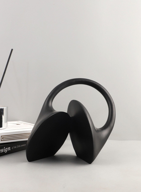 现代简约黑色树脂仿真动感耳机摆件样板间书房玄关酒柜家居装饰品