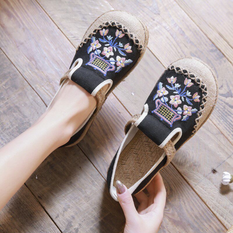 春秋季老北京布鞋女单鞋平底鞋一脚蹬懒人鞋亚麻大头绣花渔夫鞋女