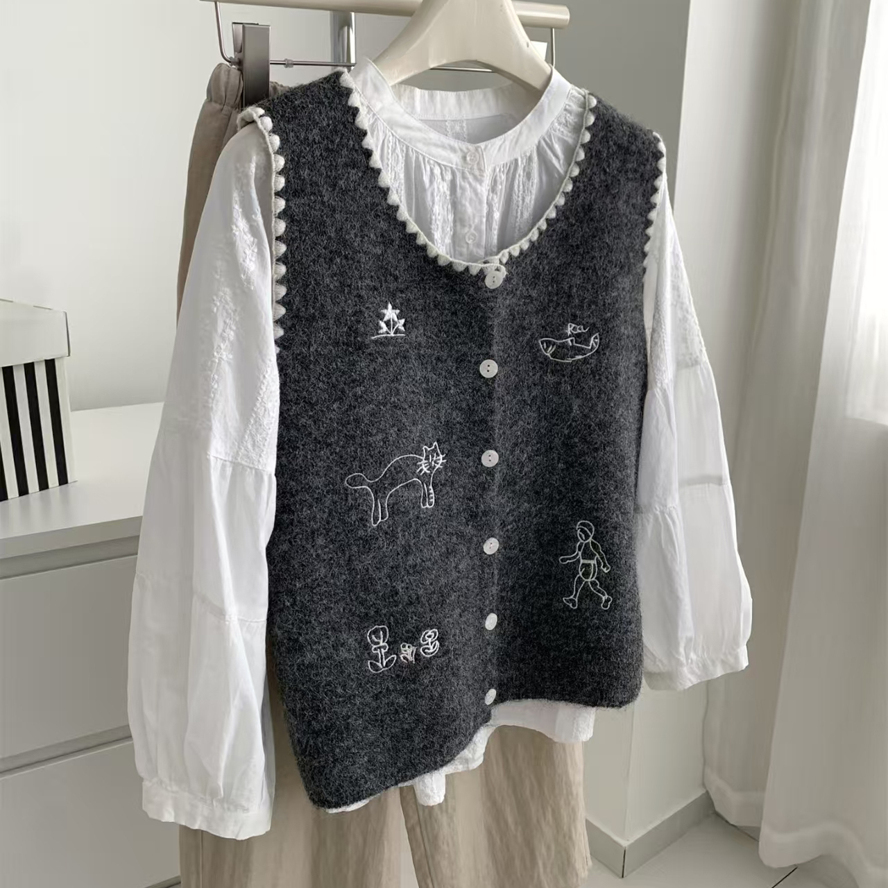 卡通圆领刺绣针织马甲开衫女春秋