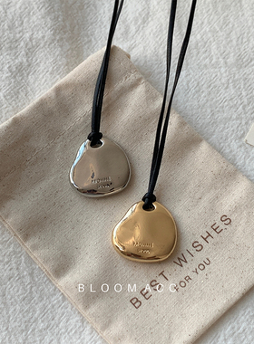 韩国首尔字母MOHHE同款项链黑皮绳小众设计陨石感水滴状长款链