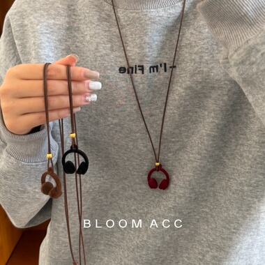 趣味迷你丝绒挂式耳机吊坠项链小众设计感独特百搭植绒毛衣链配饰