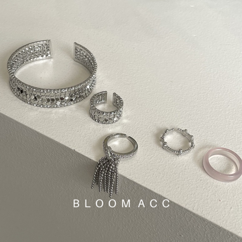 博主轻奢小众戒指手镯博主同款镶钻宽版百搭高级感开口食指指环