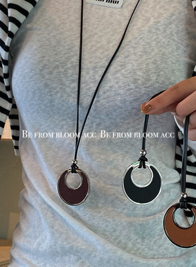 新款钛钢小众设计感皮革网红同款长款项链毛衣链几何百搭黑绳项链