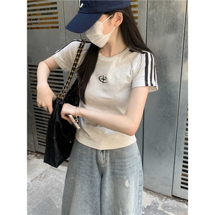 美式复古高街短袖女夏季新款撞色条纹正肩t恤短款辣妹修身上衣潮