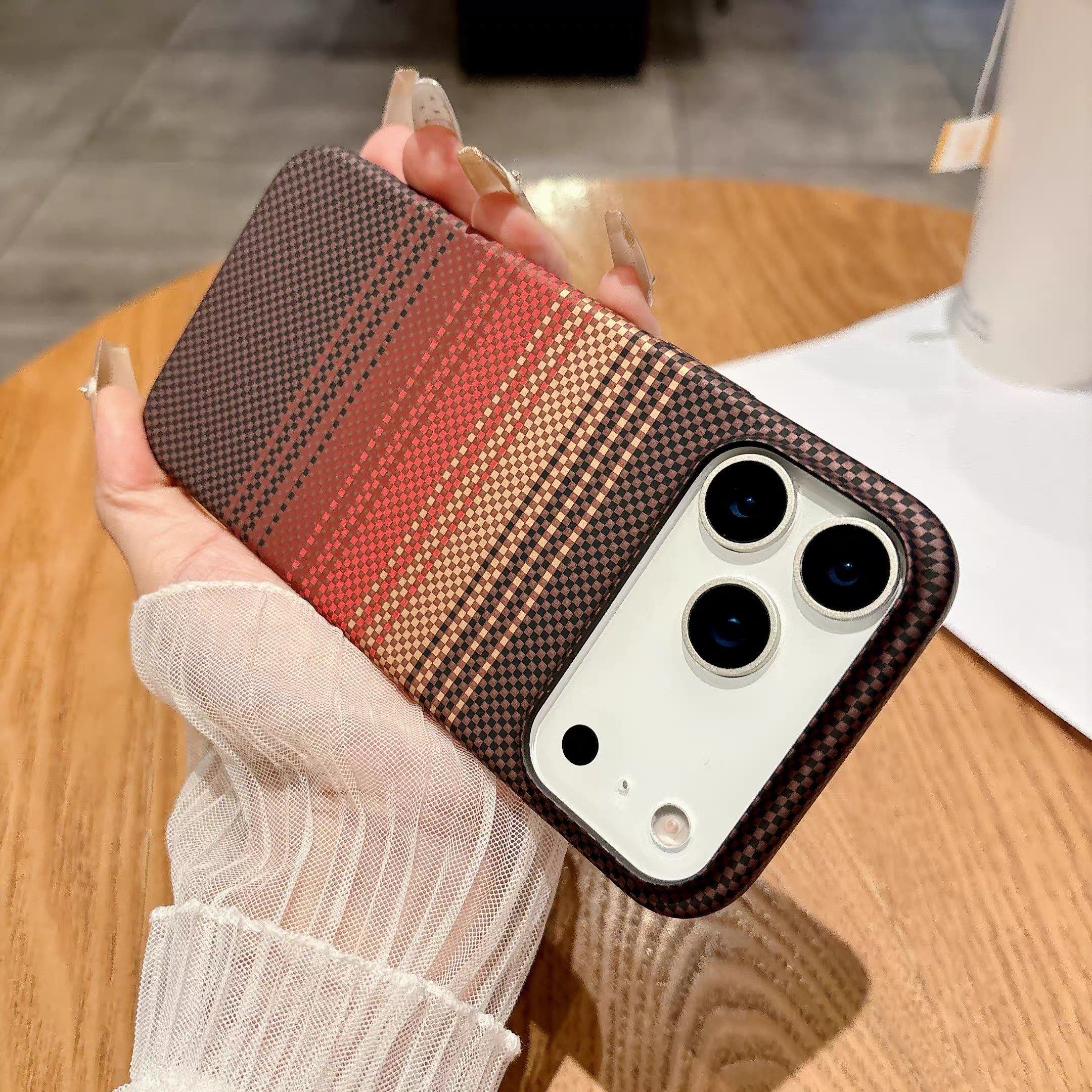 适用苹果17碳纤维磁吸手机壳16pm