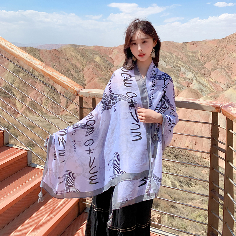 夏季薄款防晒披肩围巾女百搭沙滩巾海边纱巾丝巾甘南旅游穿搭披风
