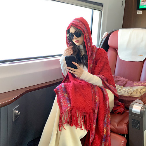 云南旅游穿搭民族风披肩女秋冬斗篷披风波西米亚针织保暖围巾外搭