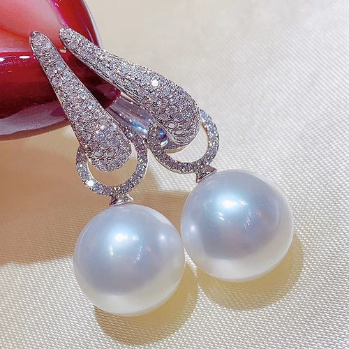 New 2023 Trend Imitation Pearl Dangle Earring for Women