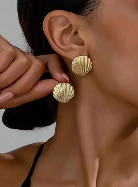 New Exaggeration Ocean Shell Texture Stud Earrings for