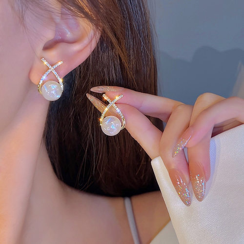 2023 New Inlaid Rhinestone Pearl Stud Earrings Women