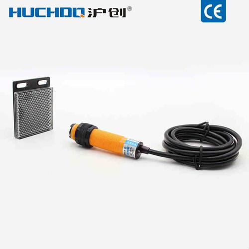 镜面回归式反射接近光电开关传感器三线E3F-R2N2常闭NPN24V36V6V