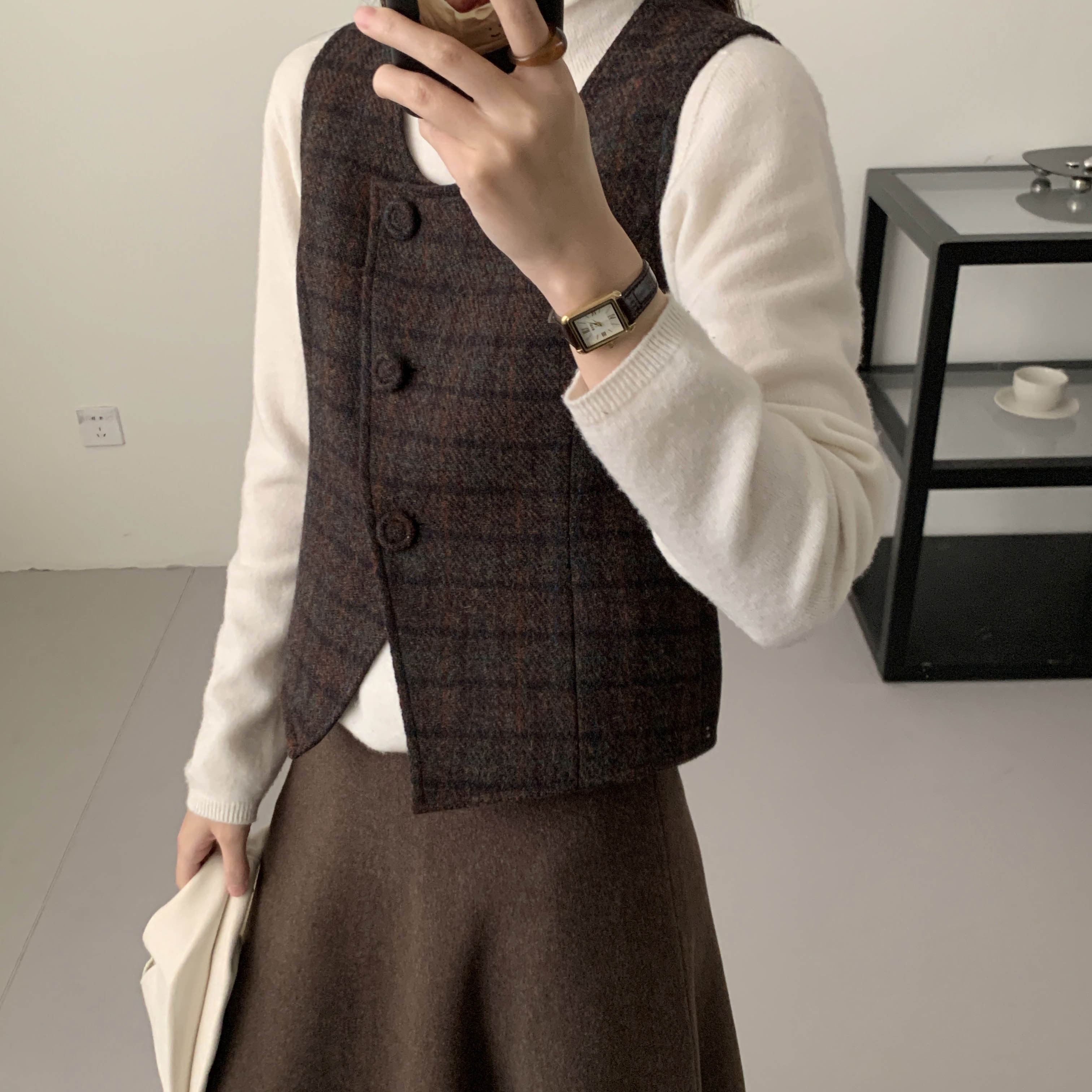 荷宝娜复古焦糖格纹西装马甲女2025新款气质高级感宽松休闲上衣