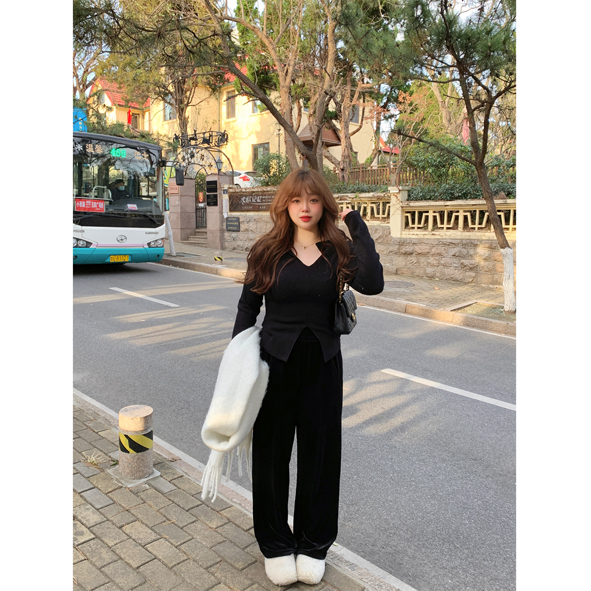 荷宝娜微胖定制 胖mm光感亲肤丝绒裤直筒裤女秋冬大码宽松休闲裤