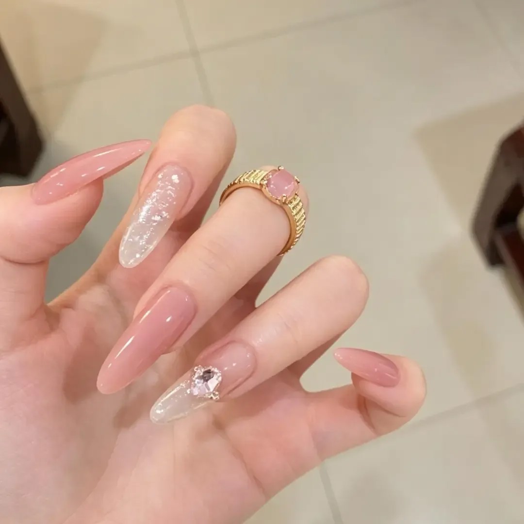 江板丽奈手工穿戴甲樱花蜜桃粉闪钻高级感纯欲风辣妹显白猫眼美甲