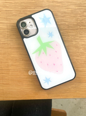 韩ins蓝色星光甜美草莓欧尼博主同款手机壳适用于iphone17promax/16pro苹果15/14/13/12黑边11保护套Xsmax