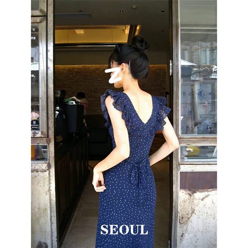 SEOUL喵/小飞袖波点荷叶边吊带连衣裙子女夏季茶歇法式收腰碎花裙