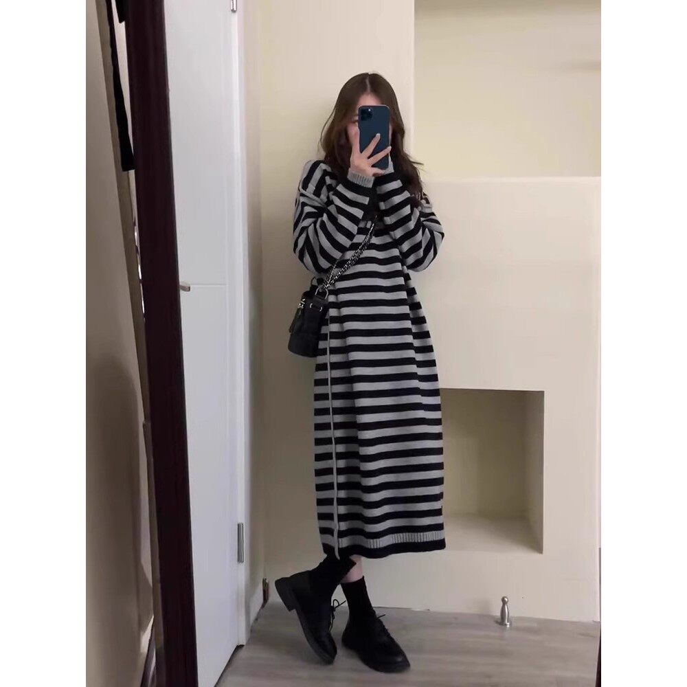 FAshi 2025年新款秋冬装韩版气质高级感女装冷淡风宽松条纹连衣裙