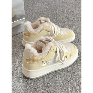 英国DHWA小白鞋女款2025秋冬季厚底保暖加绒板鞋二棉鞋百搭面包鞋