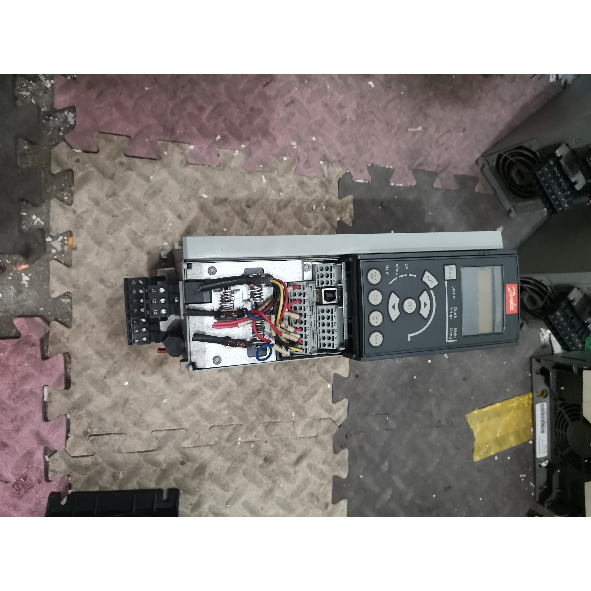 FC-302丹佛斯变频器0.75KW 380V   P/N: