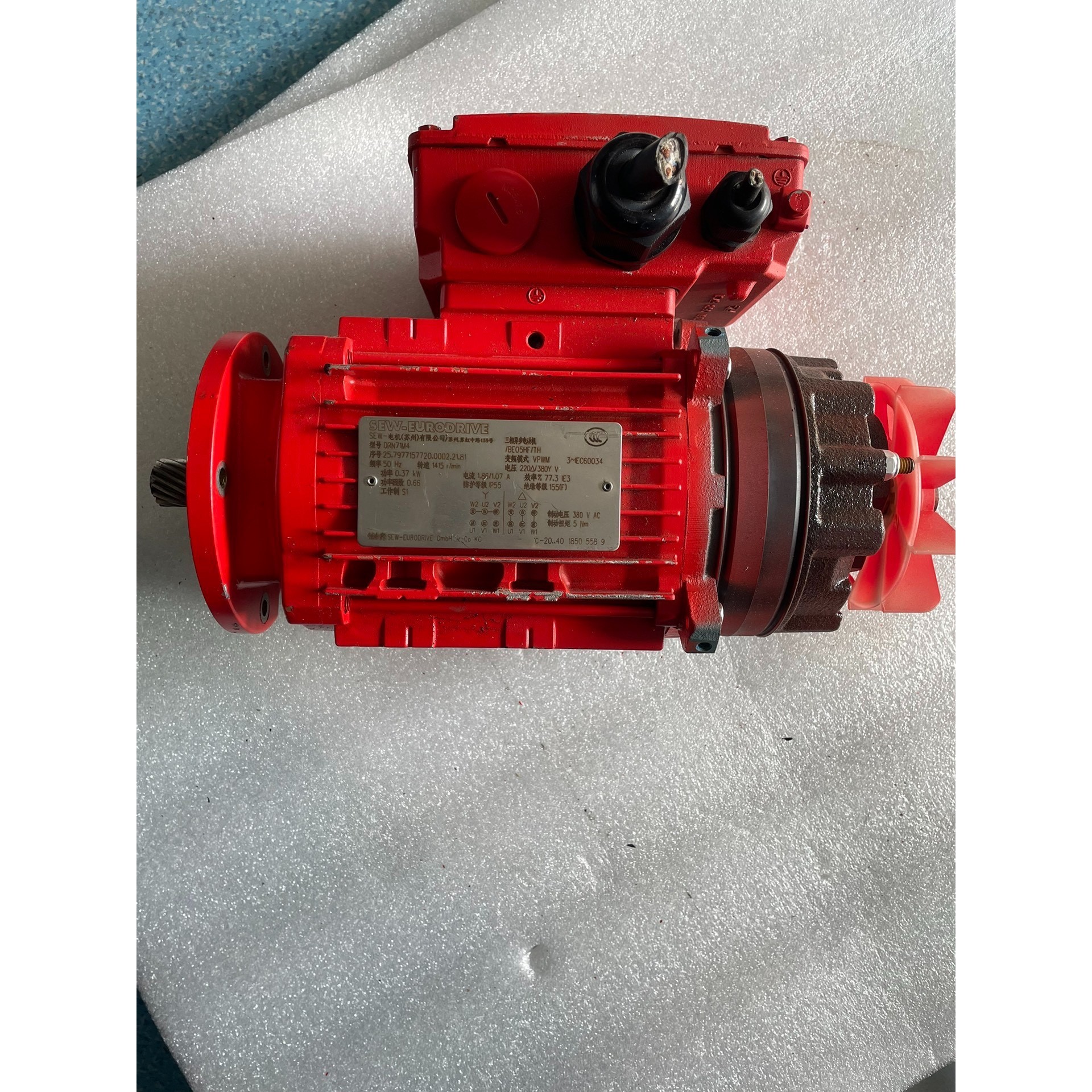 SEW三相异步电动机,电机型号DRN71M4,刹车型号,BE