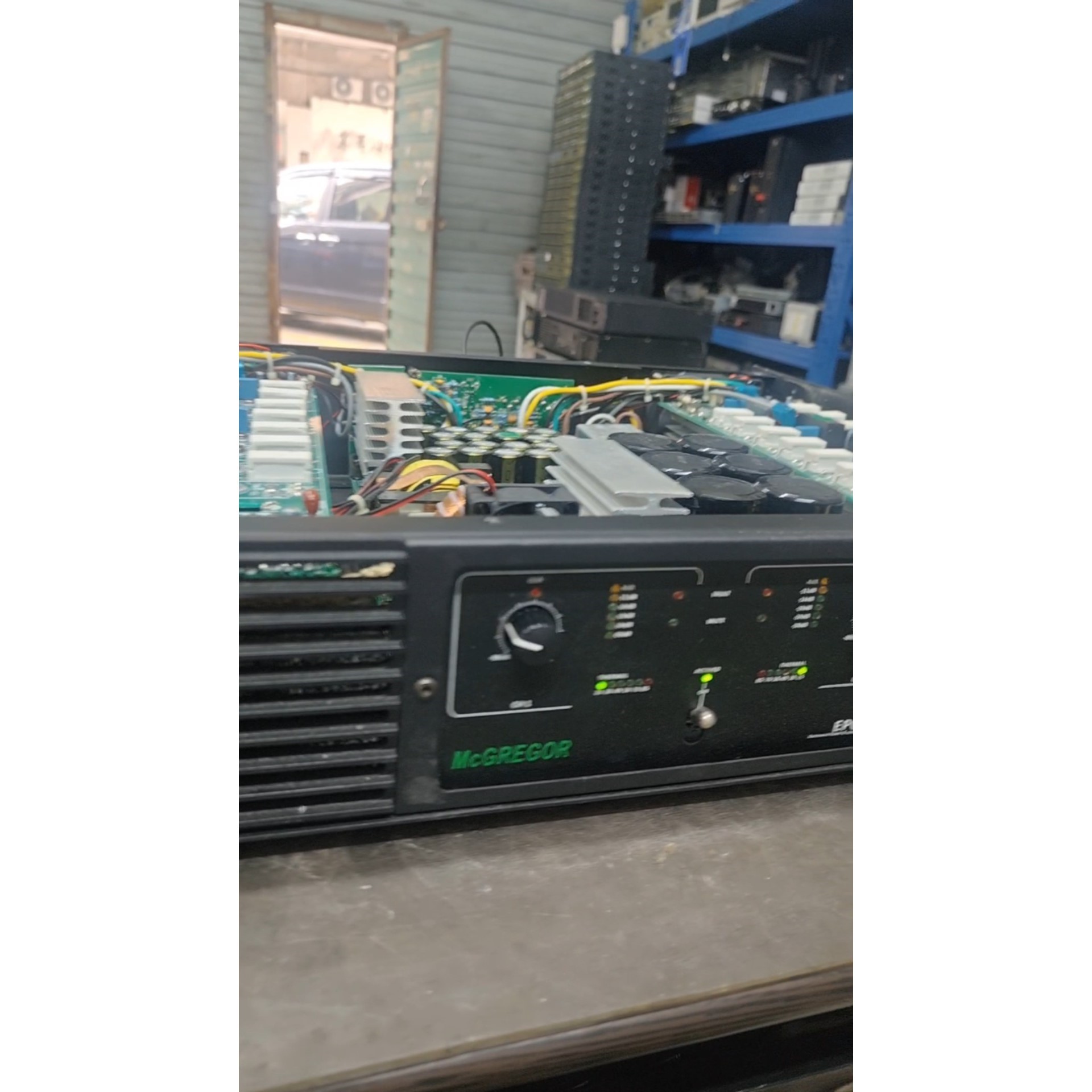 大功率舞台功放,开关电源功放,牌子是McGREGOR,型号是