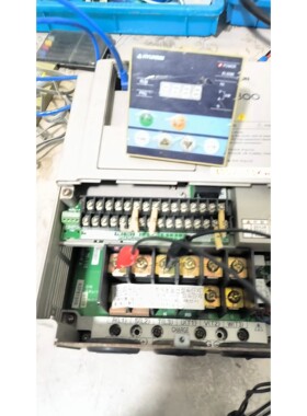 现代变频器N300-150HFP实物图,15KW380V净重