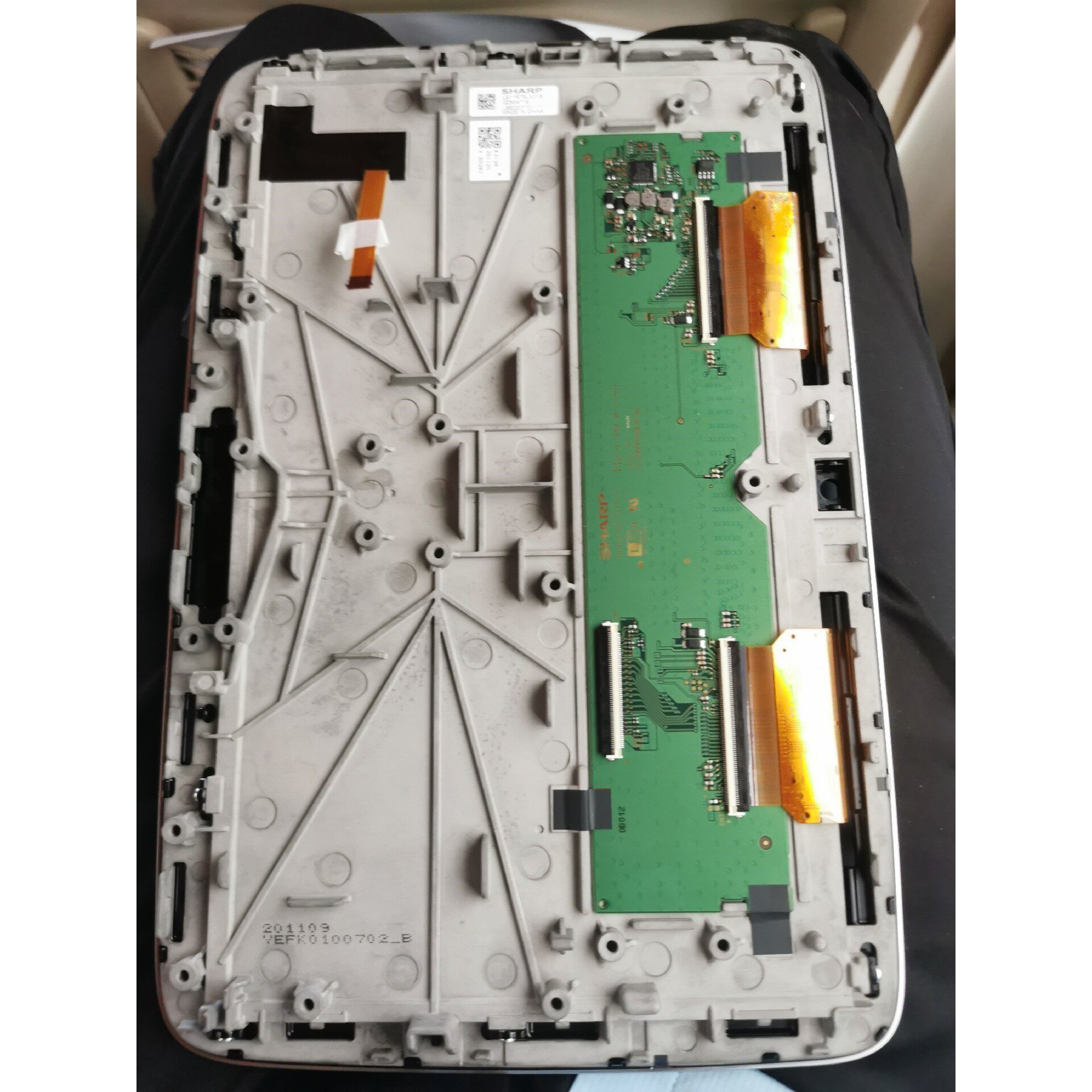 11.6奔驰S级后排娱乐系统显示屏LS116T5LX01