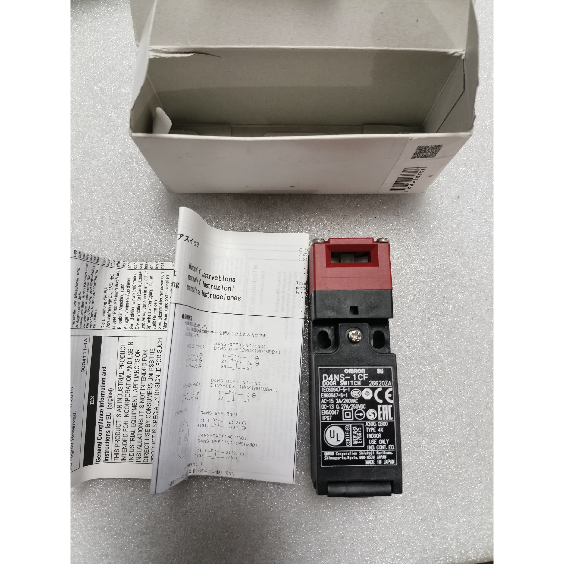安全门锁开关D4NS-1CF全新未使用 实物拍摄