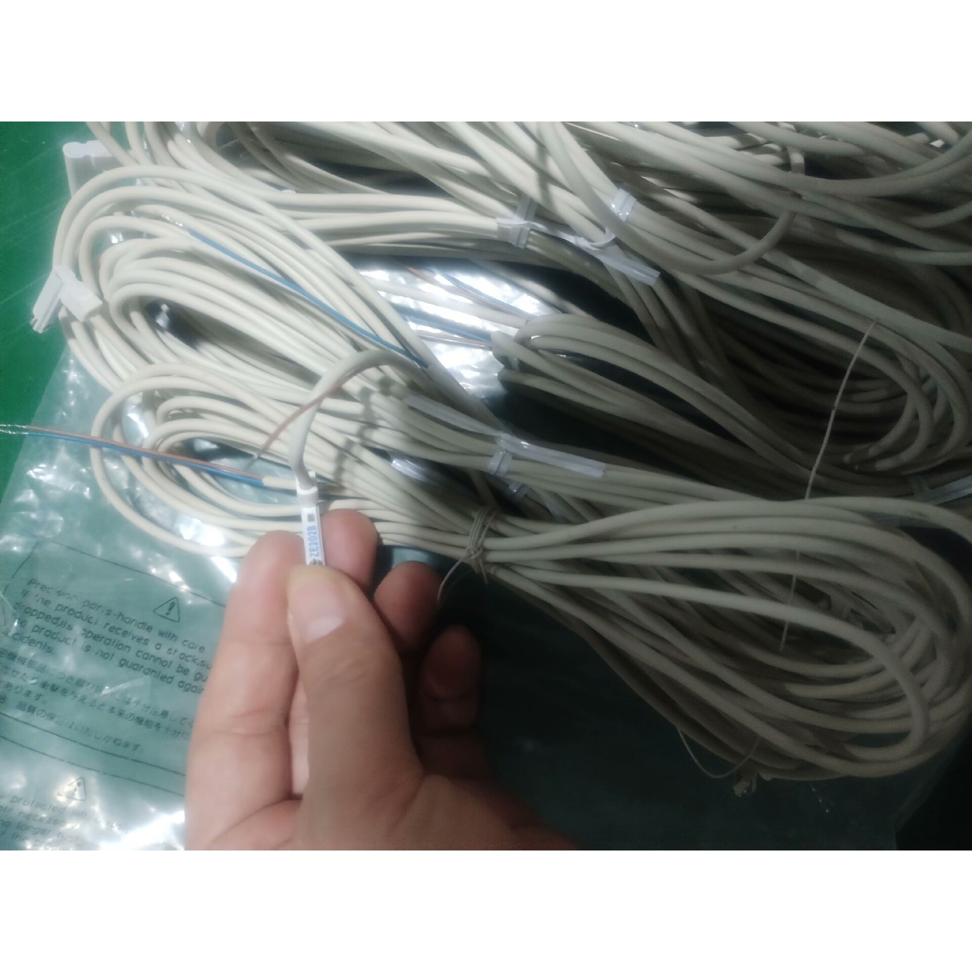 原装小金井磁性开关ZE202B传感器