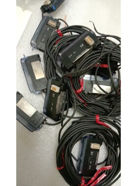 基恩士KEYENCE激光传感器,FS-T2,实物拍摄,黑色线