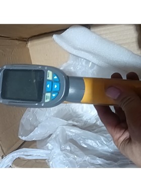 鑫思特HT-02热成像仪,黄色机身,功能完好,屏幕清晰.适合