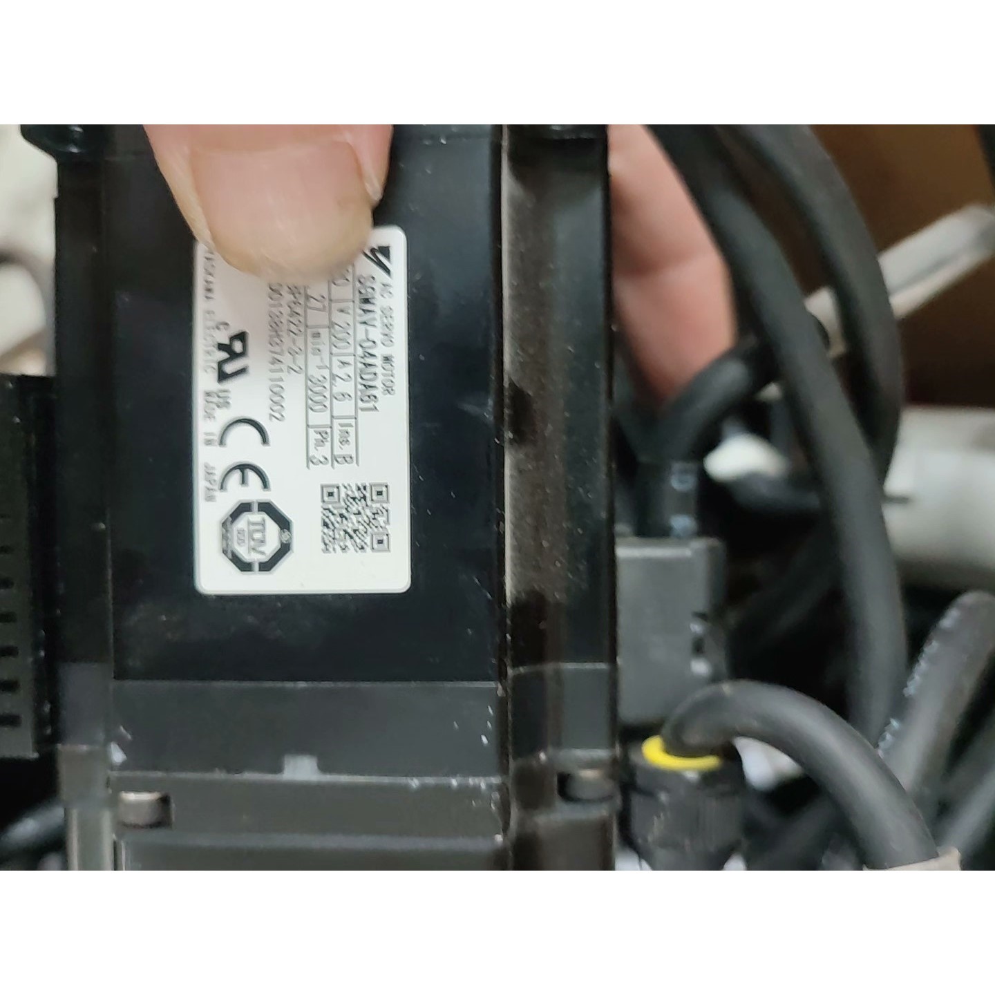 安川400w伺服电机SGMAV-04ADA61