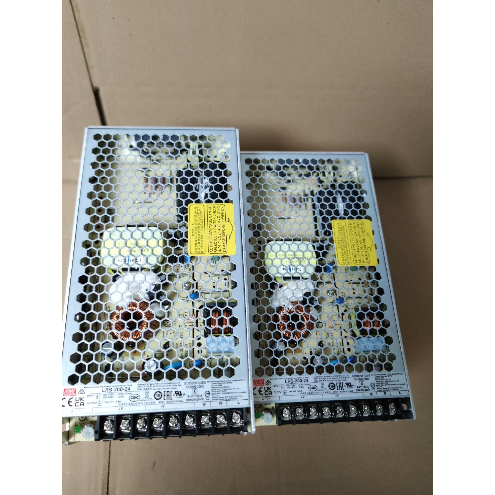 日本三肯IHF-5.5K变频器5.5KW 380V 功能正常