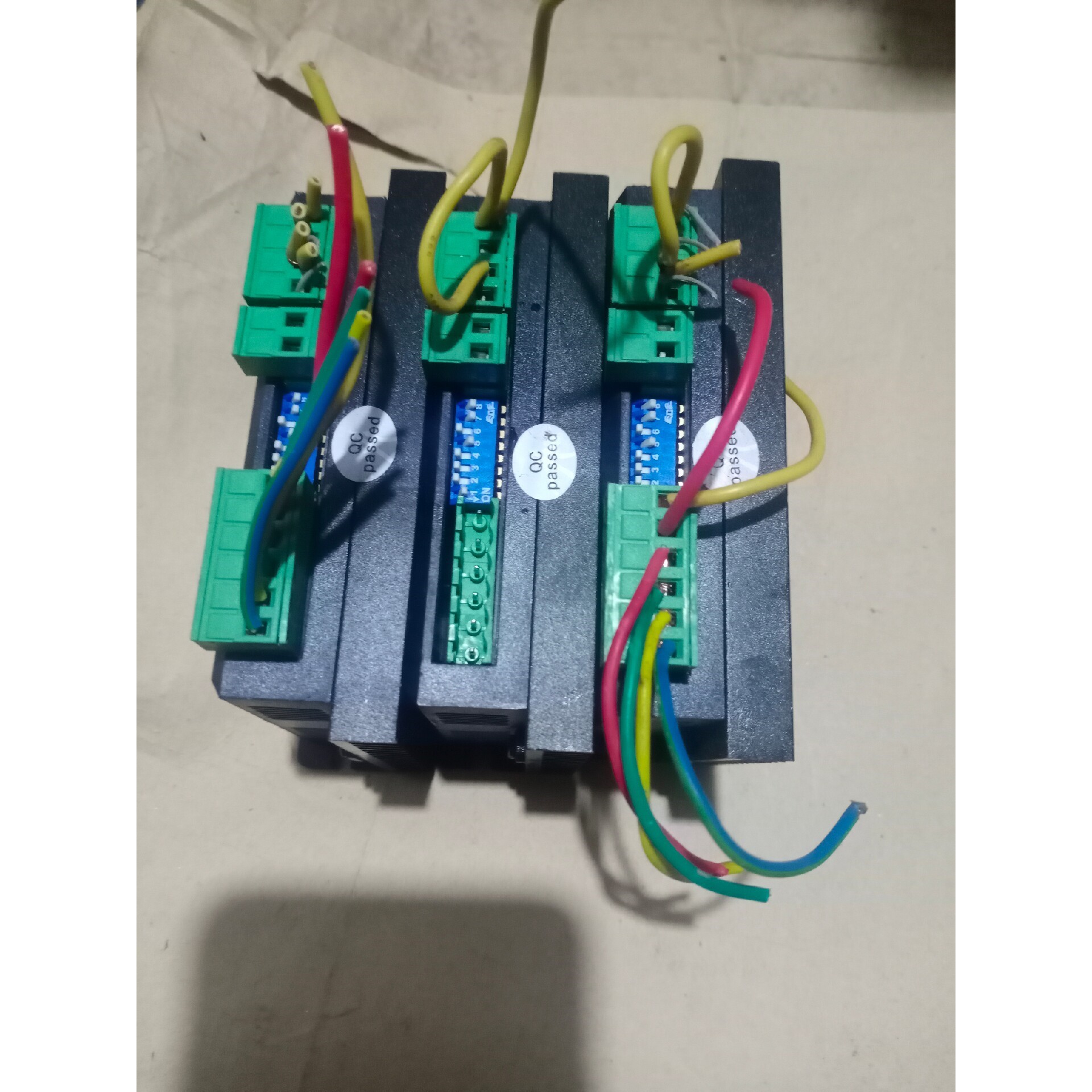 柜子里拆机剪线3台雷赛驱动DM542东西自己看,要的私聊新旧