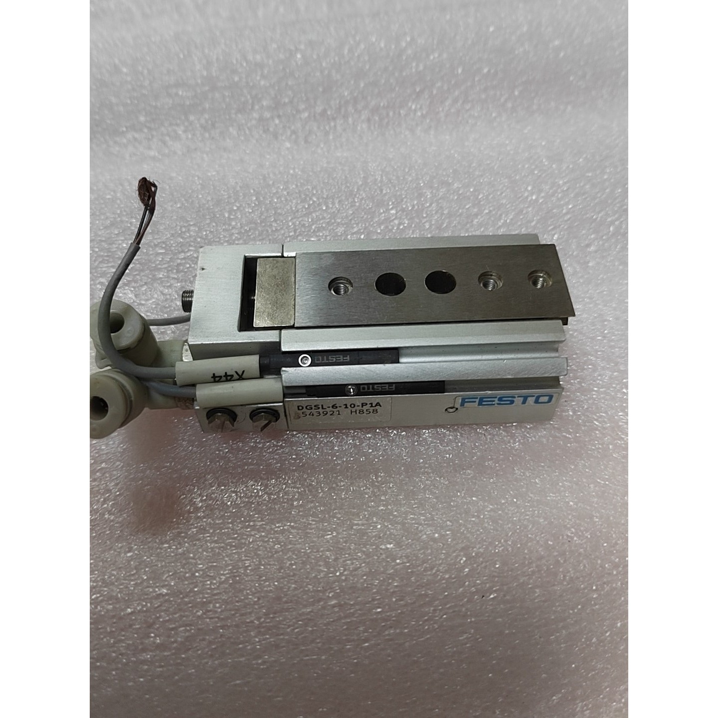 气缸DGSL-6-10-P1A,成色漂亮,只有一