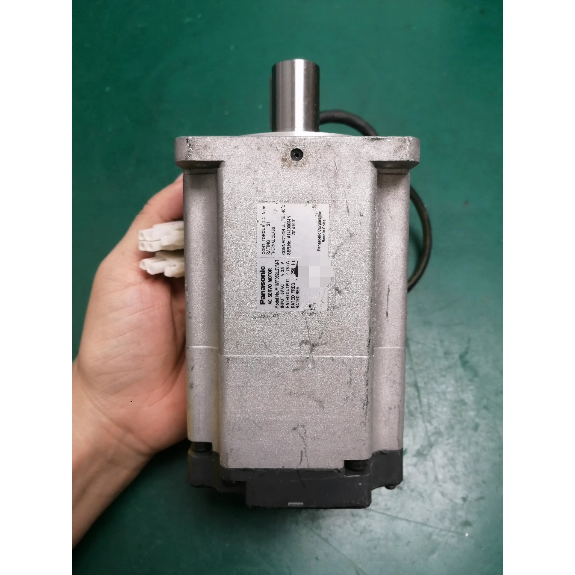 伺服电机 MHMF082L2VM-T 功能包好,实物如图