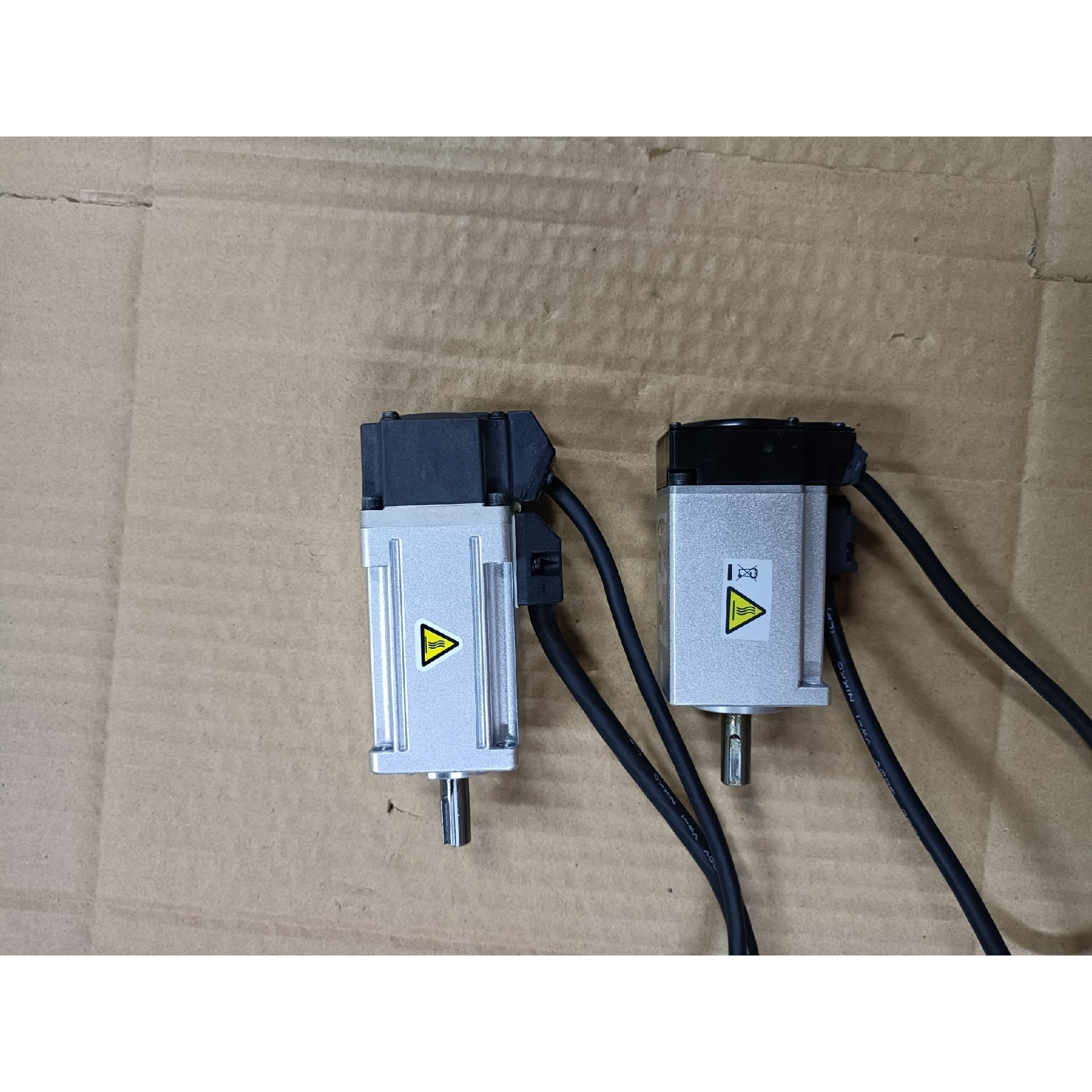 A6 MHMF012L1U2M/MHMF5AZL1U2M