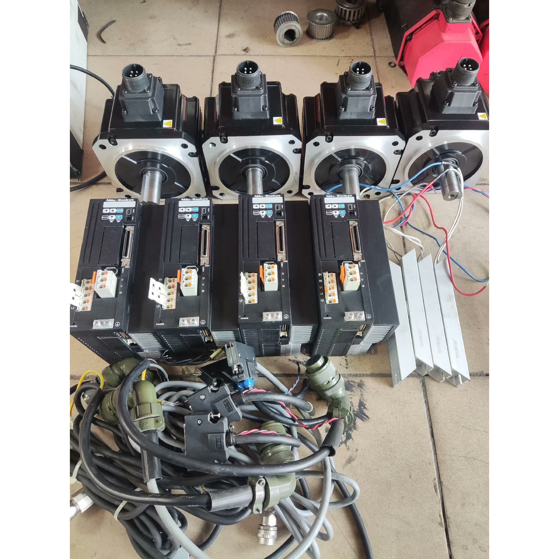 三协sankyo伺服1000w,驱动器DA24A11,电机M