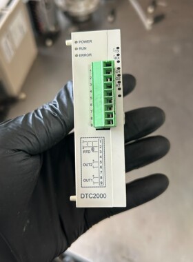 台达温度控制器,DTC2000V  功能包好,成色如图,底部