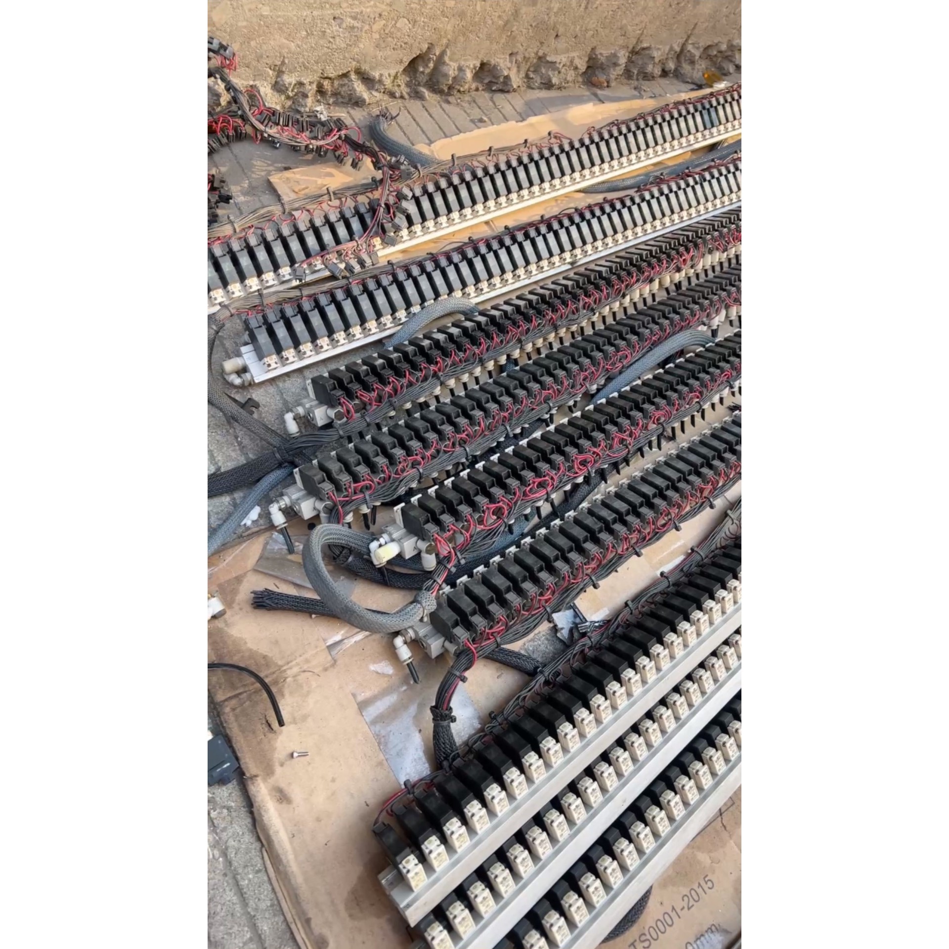 贴片机拆机,高频电磁阀  VQ110U-5MO  需要