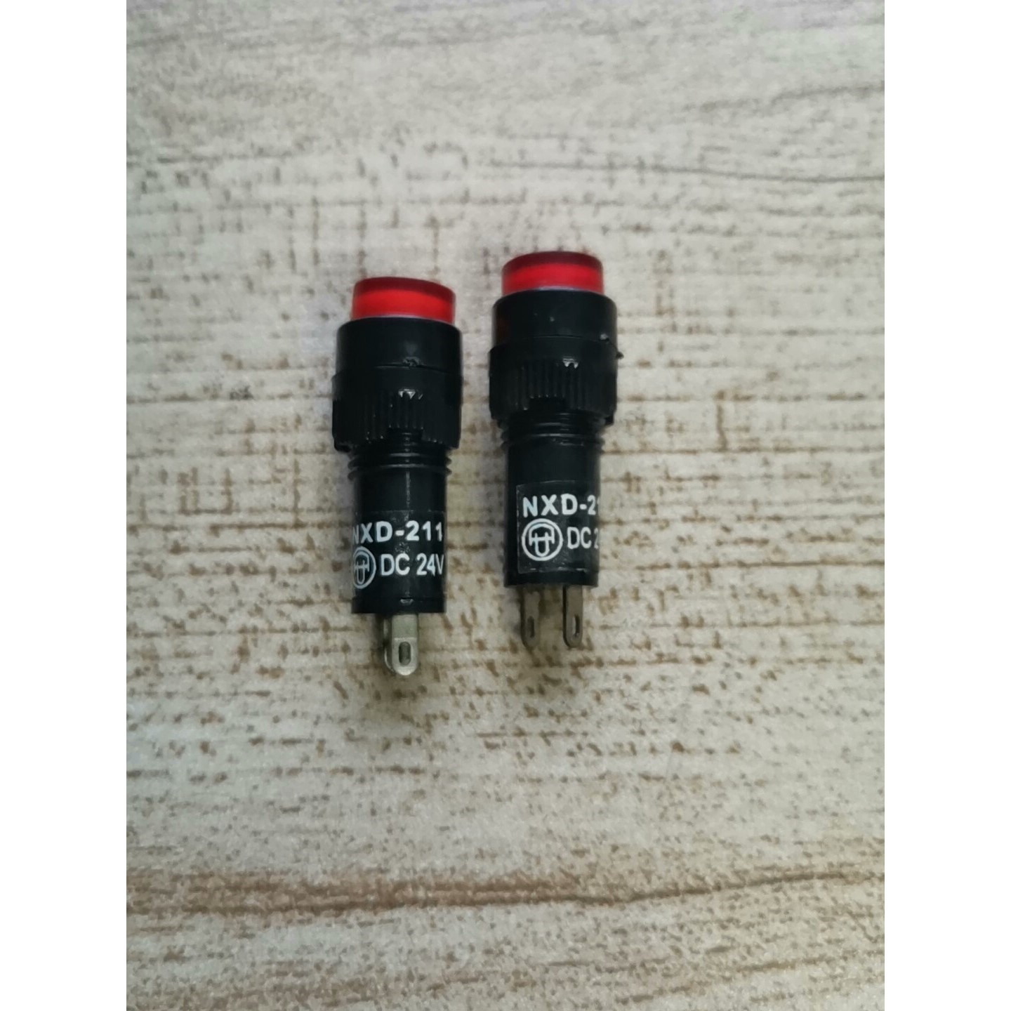 NXD-211指示灯,DC24V,AC220V,都有,颜色红