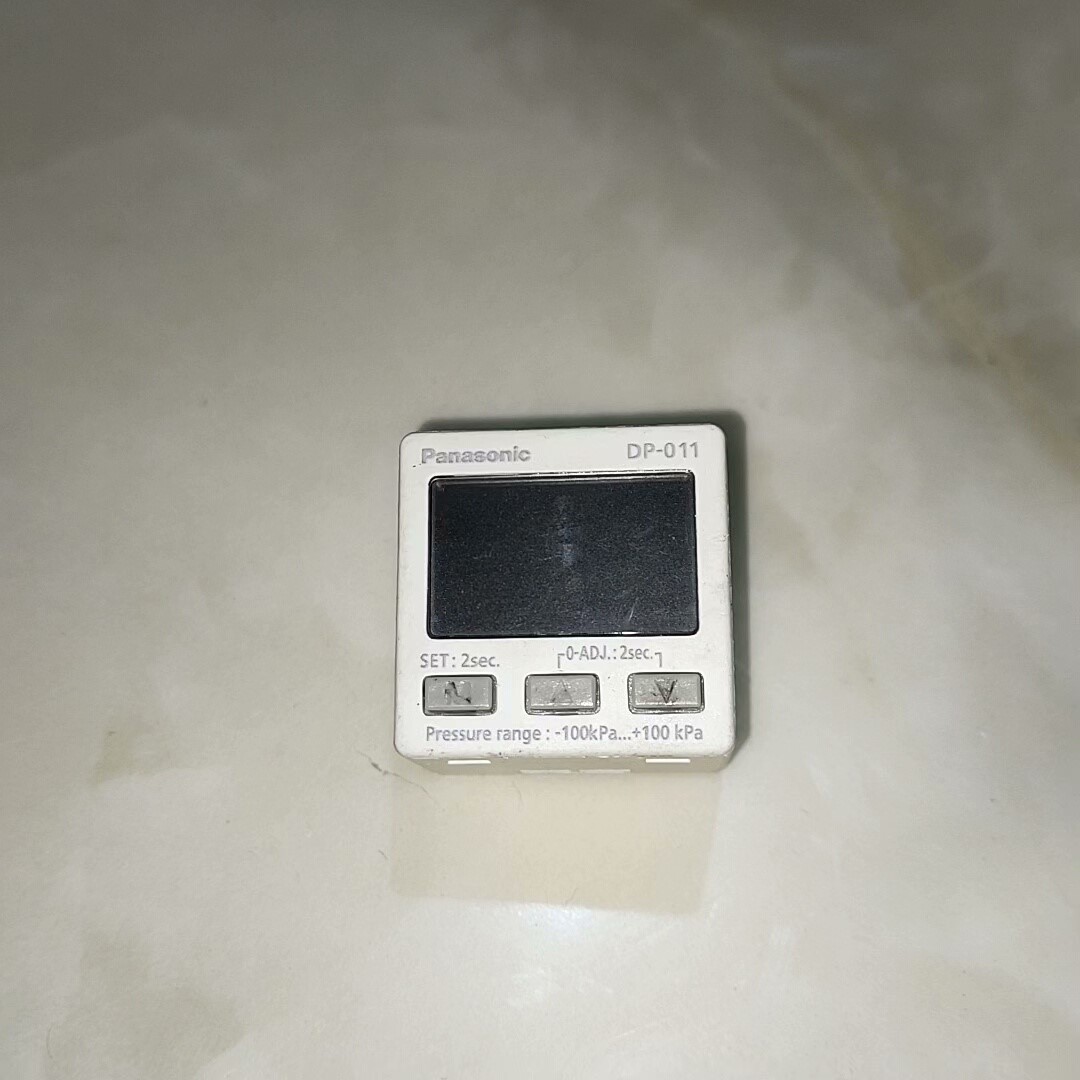 压力表DP-011  二手拆机,成色如图,实物拍摄,功能