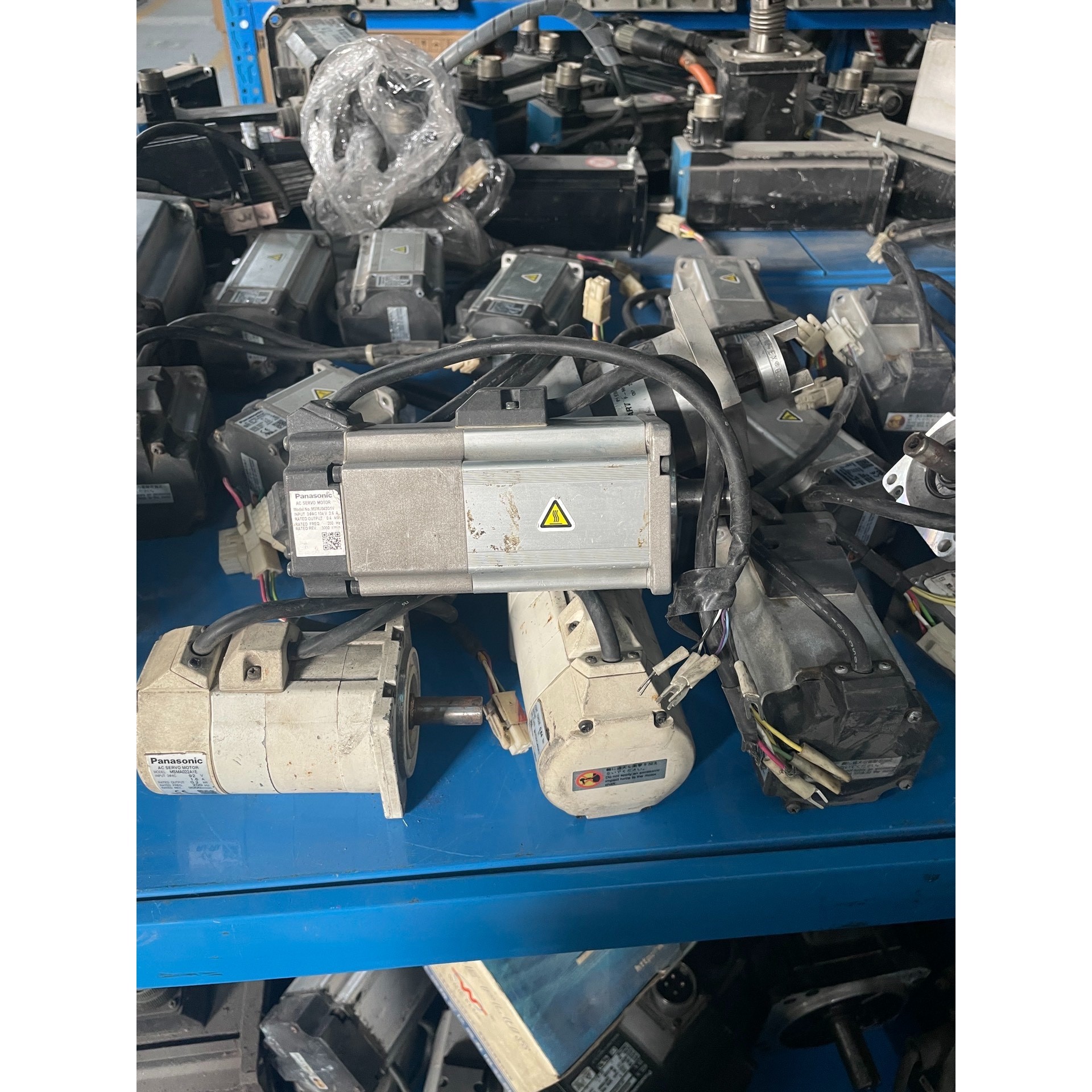 MHMJ042G1V伺服电机400W,拆机件,功能完好!