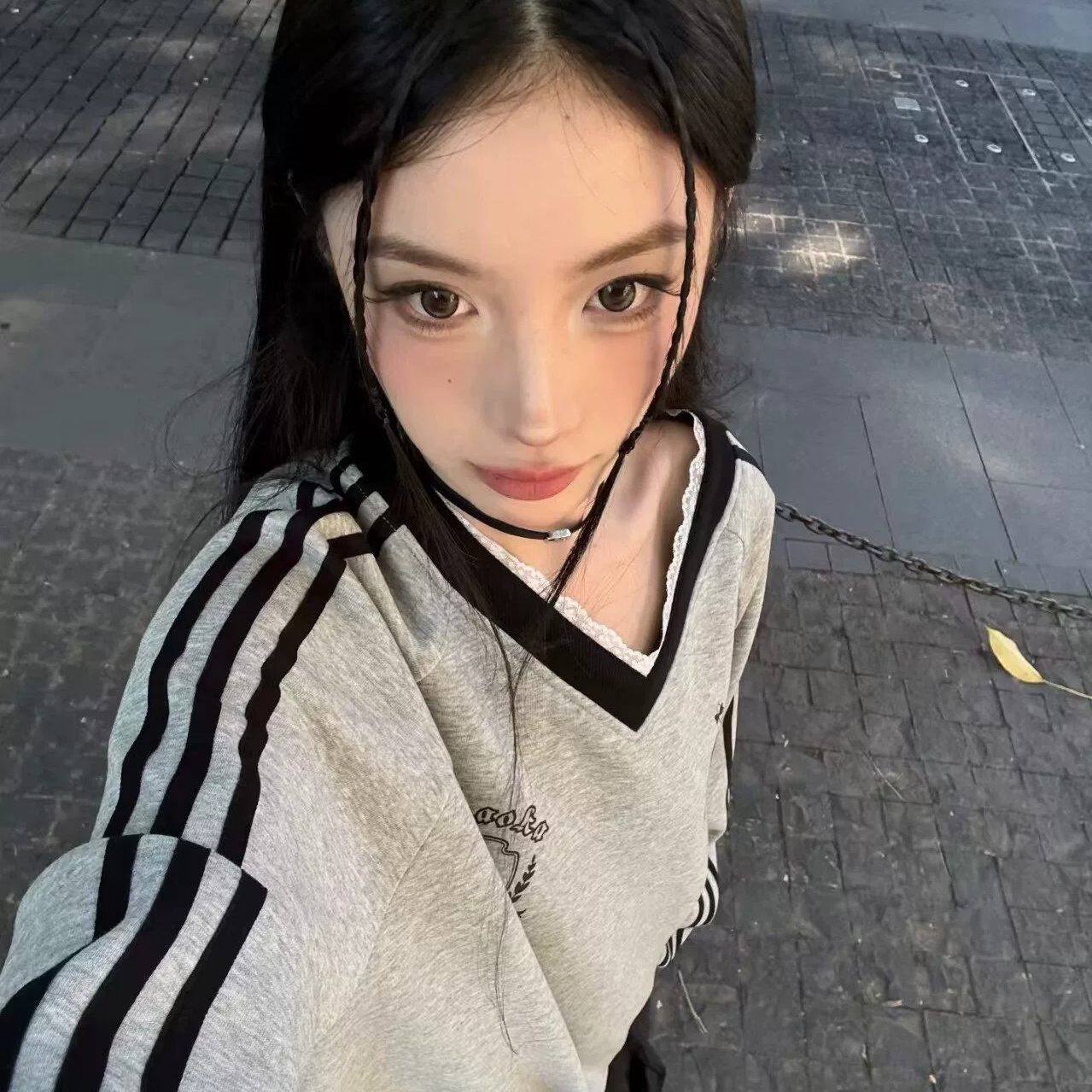 米兰风MDCW卡通印花条纹蕾丝v领灰色卫衣女2026春秋美式宽松上衣