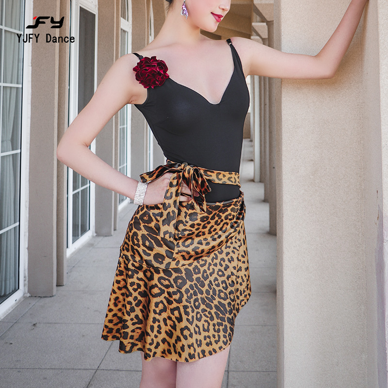 简约吊带连体衣不规则系带臀巾