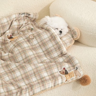 好枕加好被狗狗睡得好安逸