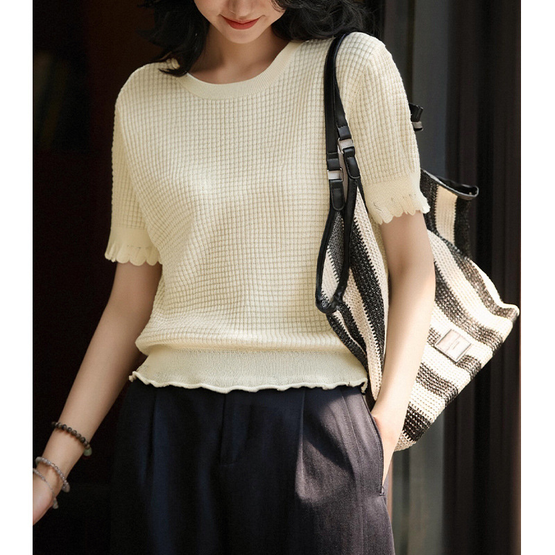 2025年夏季新款设计感小众短袖杏色针织衫女气质减龄正肩时尚上衣