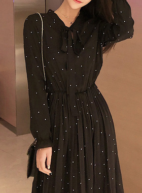 2024秋冬季新款女装大码长袖雪纺黑色波点连衣裙长款仙女百褶长裙